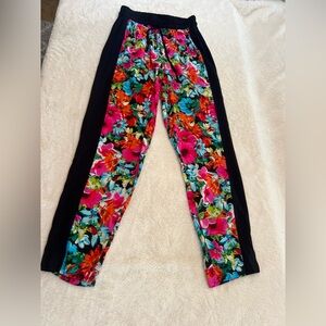 Pink Rose Floral Print Pants Size Medium
